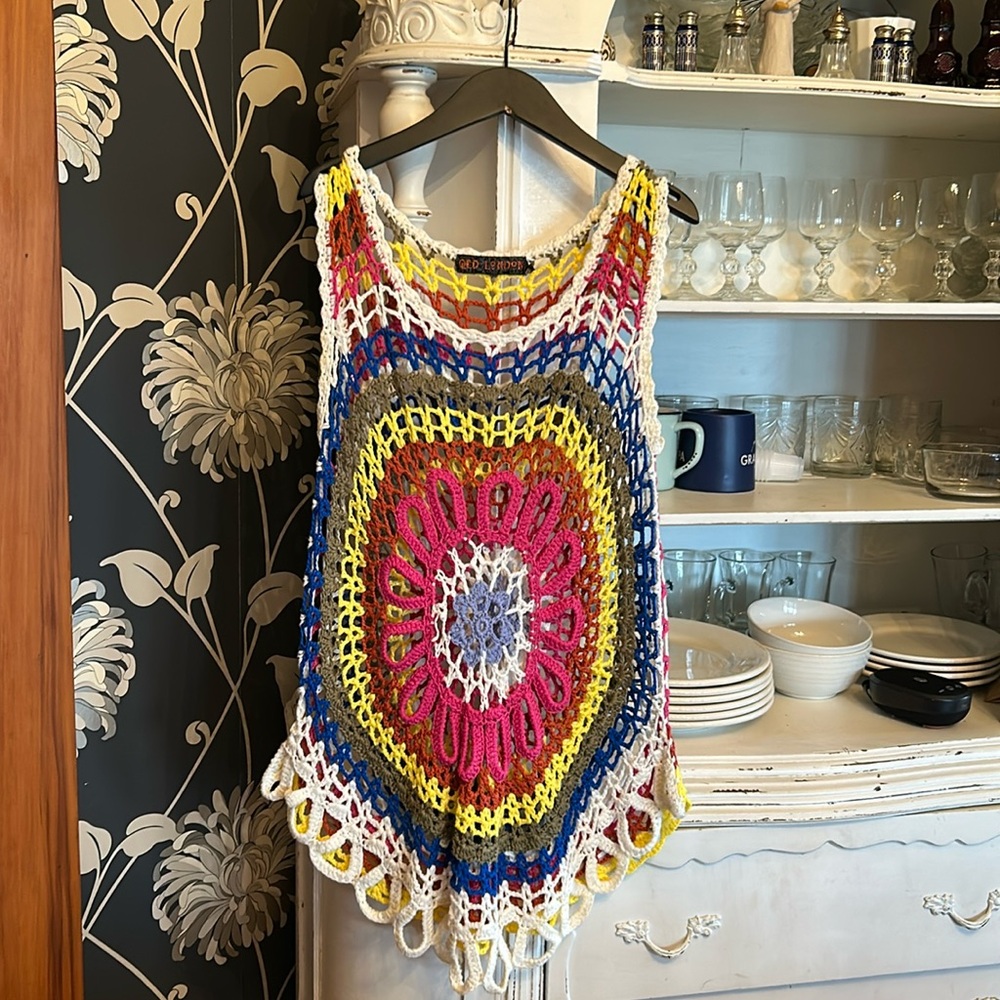 #134 QED London, crochet top